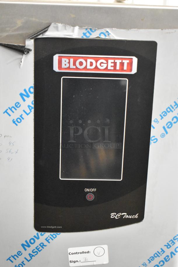 Blodgett BLCT 102/CPE-gas convection oven, stainless steel, with view-through door, new condition, scratch and dent.