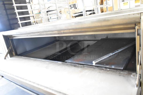 2021 Blodgett 1060B stainless steel commercial natural gas single deck pizza oven, 85,000 BTU, excellent condition.
