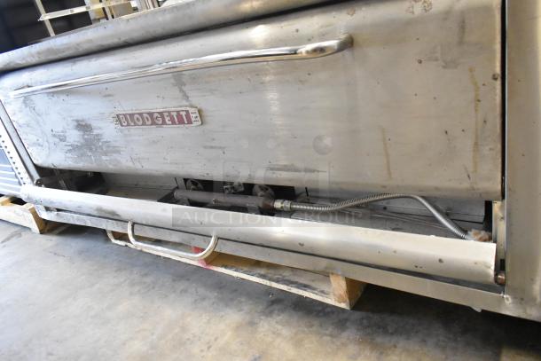 2021 Blodgett Model 1060B stainless steel single deck pizza oven, natural gas, 85,000 BTU, visible wear.