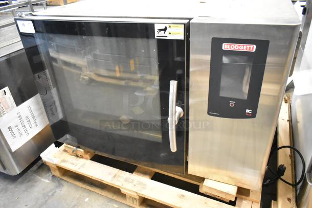 2019 Blodgett BLCT 62 gas convection oven, stainless steel, view-through door, metal rack, door malfunction. 81,800 BTU.