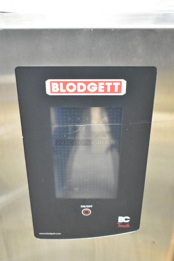 2019 Blodgett BLCT 62 convection oven, stainless steel, natural gas, view-through door, 81,800 BTU, door issue.