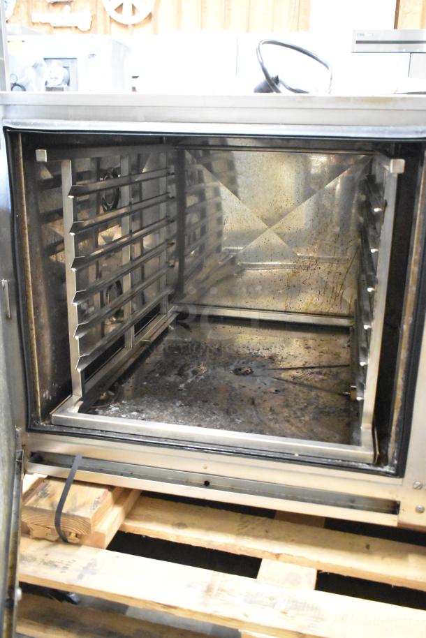2019 Blodgett BLCT 62 stainless steel convection oven, natural gas, 81,800 BTU, view-through door, door does not shut.