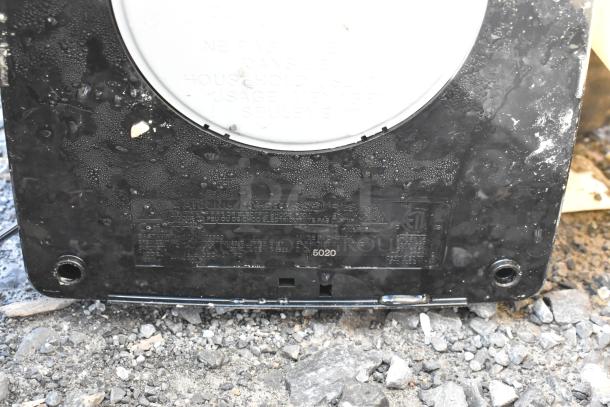 Cuisinart Coffee Machine base, black, showing specifications and electrical rating of 120 volts, 1 phase. Model 5020.