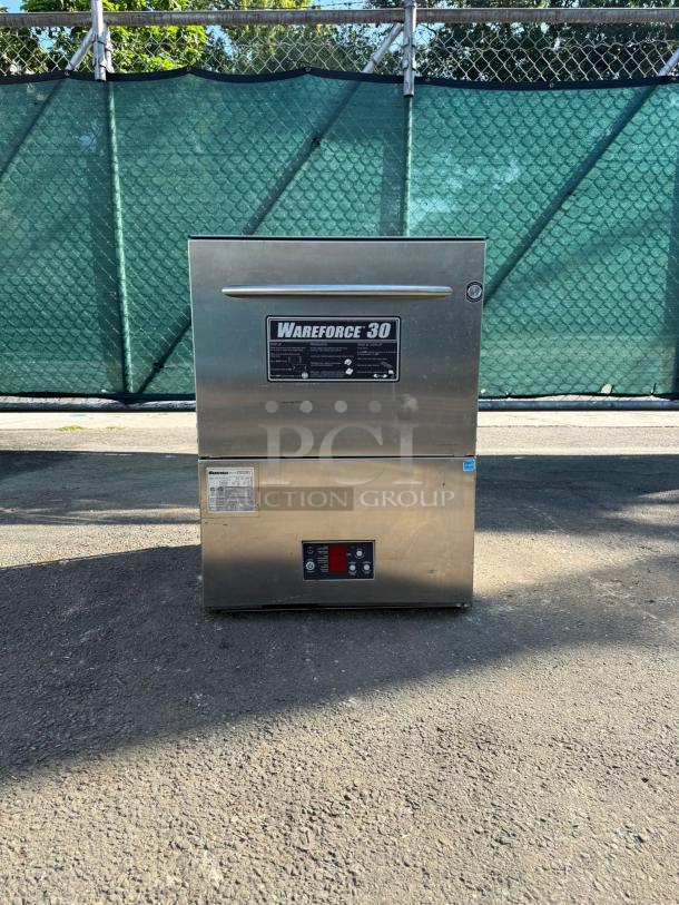 Noble Warewashing UH30-E undercounter dishwasher, stainless steel, energy-efficient, good condition, model UH30E.