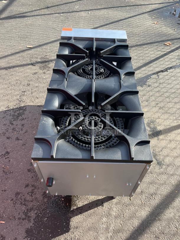 Brand new Dukers DCSPA2 18" cast iron 3-ring burner gas stock pot range in pristine condition.