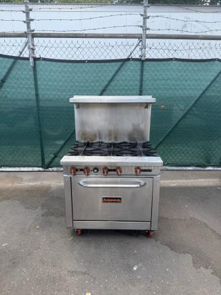 Southbend P32D-XX Platinum Series 32" range, 4 burners, 180k BTU, stainless steel, heavy-duty, outdoor setting.