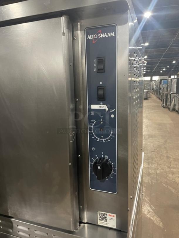 Alto-Shaam ASC4G Double Stacked Convection Oven; Stainless Steel; 2019; Thermostatic Controls; Model ASC-4G; Natural Gas; On Casters.