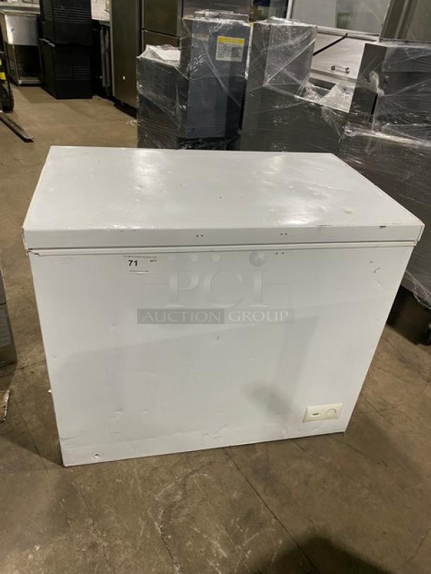 Magic Chef 2021 commercial chest freezer, model HMCF9W3, white, manual-defrost, 115V, good condition, slight exterior marks.