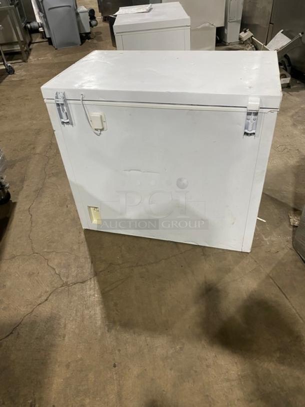 Magic Chef HMCF9W3 commercial white chest freezer, 2021 model, manual defrost, 115V, good condition, visible exterior marks.