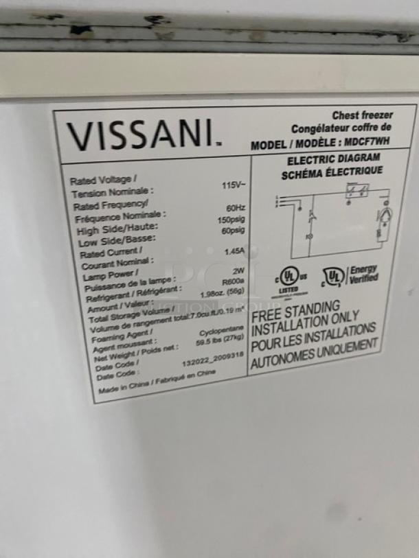 Vissani MDCF7WH chest freezer label, showing specifications: 115V, manual defrost, UL listed, made in China.