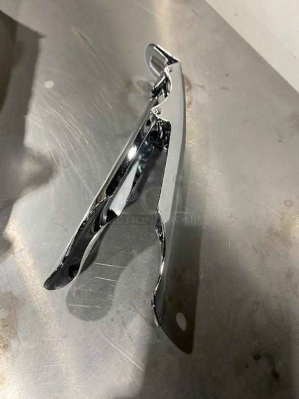 NEW American Metalcraft nickel-plated 8" pizza pan gripper, Model I-9540, in pristine condition.