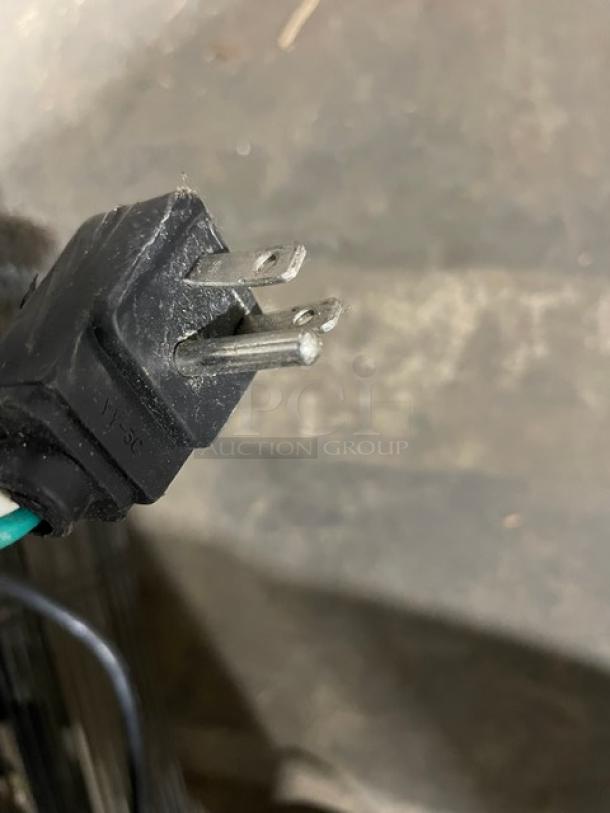 Power plug for US Refrigeration Commercial Stainless Steel 2 Door Reach In Refrigerator, Model USBV48R, 115V 1 Phase.