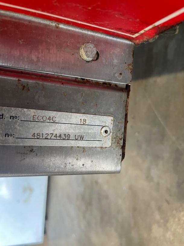 Vulcan EC04C convection oven serial plate, model EC04C, SN 481274437 UW/481274439 UW, stainless steel casing, on casters.