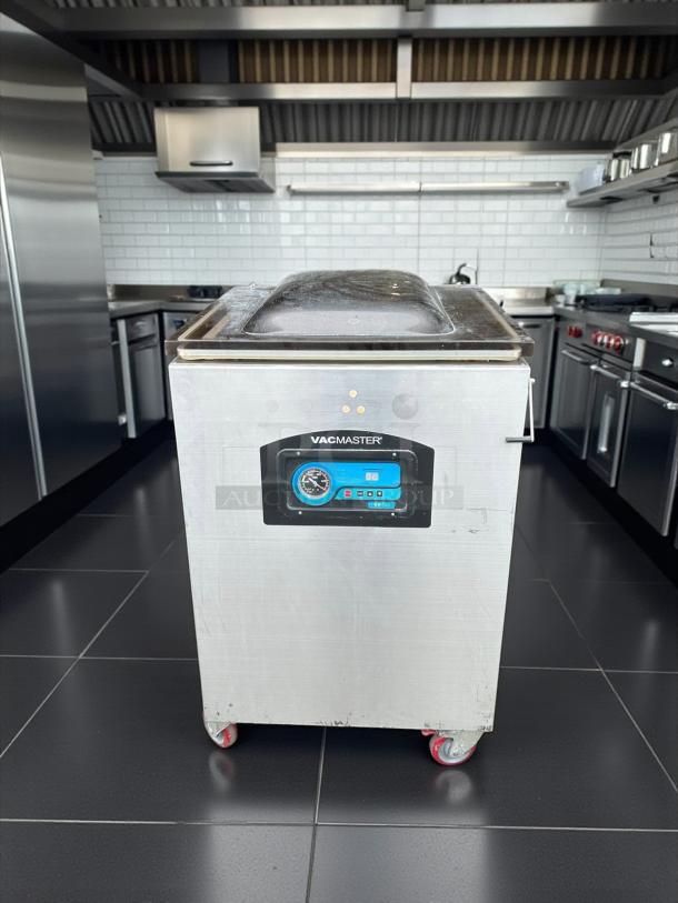 VacMaster VP540 commercial chamber vacuum sealer in excellent condition, stainless steel, fully tested and working.