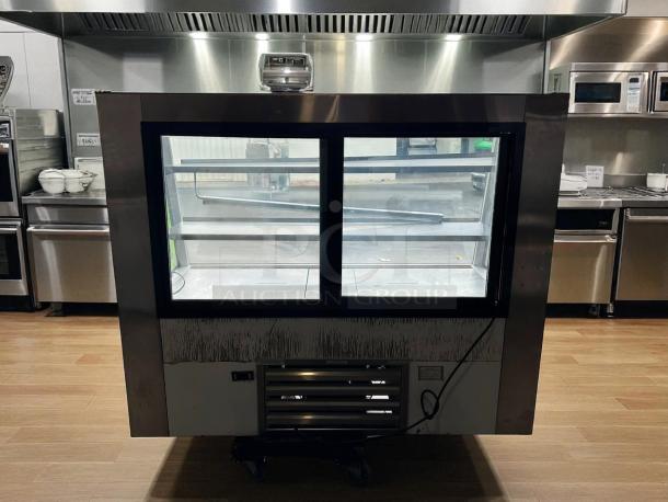 Cooltech CMPH-60HB pastry display case, 60", excellent condition, fully tested, stainless steel, glass shelves, lighting.