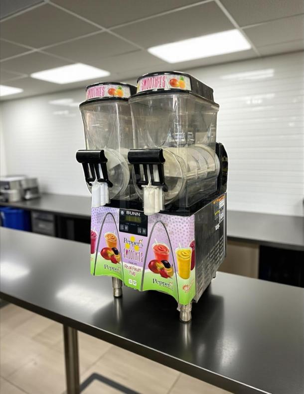 Bunn Ultra-2 (34000.0522) slushy machine, dual 3-gallon tanks, excellent condition, labeled for smoothies, fully tested.