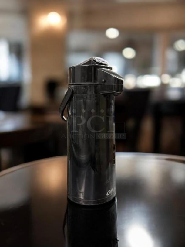Wilbur Curtis Thermal Dispenser Airpot, 2.2L, black body, stainless steel liner, lever pump, excellent condition, fully tested.