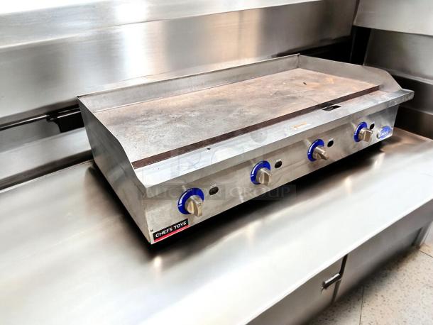 Globe GG48TG 48" thermostatic gas griddle, natural gas, fully tested, working, blue controls, Chef's Toys branding.