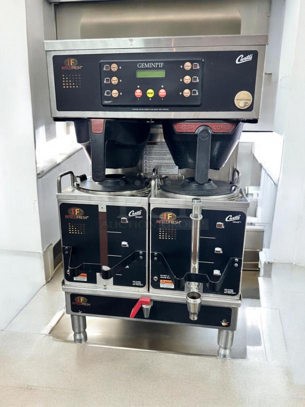 Curtis GEMTIF10A1000 Gemini Intellifresh Dual Coffee Brewer, 220V, fully tested, black, stainless steel, excellent condition.