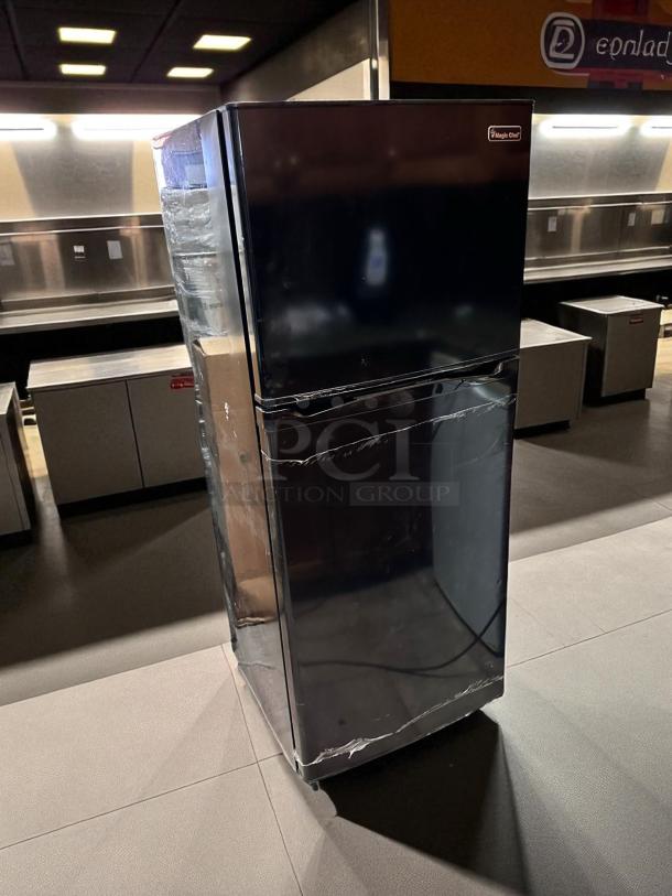 Magic Chef HVDR1040B 2-door compact refrigerator/freezer in black, 115V, fully tested and working, visible wear.