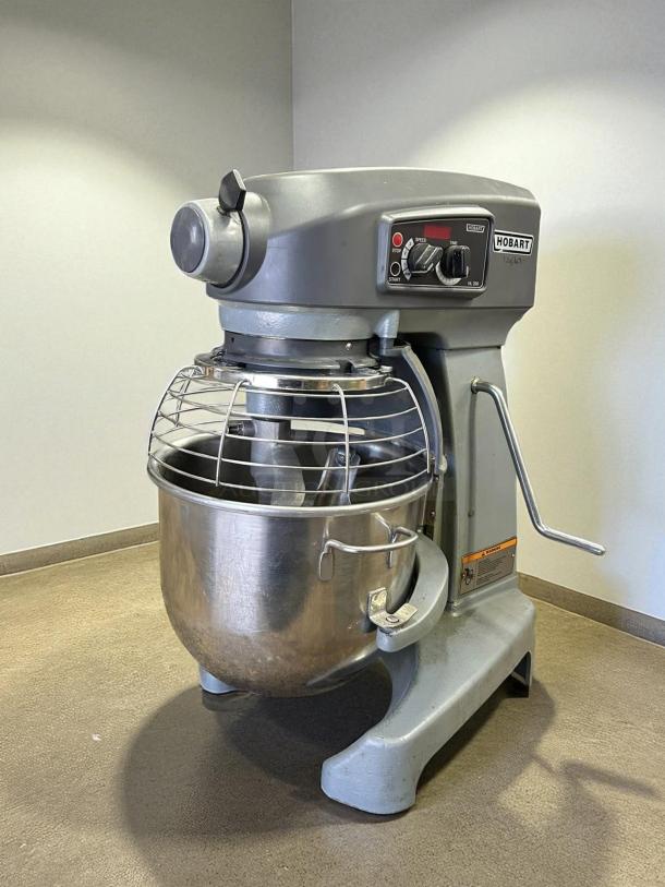 Hobart HL200-10STD Legacy+ 20 qt Planetary Mixer, bench model in amazing condition, fully tested, 1/2 hp, 100-120v.