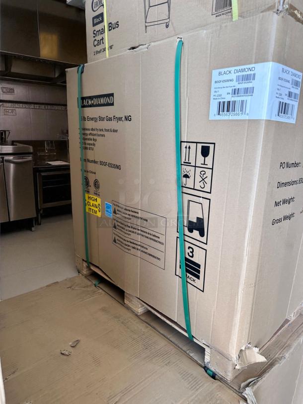 Brand new Black Diamond BDGF-ES35/NG 35 lb Energy Star gas fryer in box, natural gas compatible.
