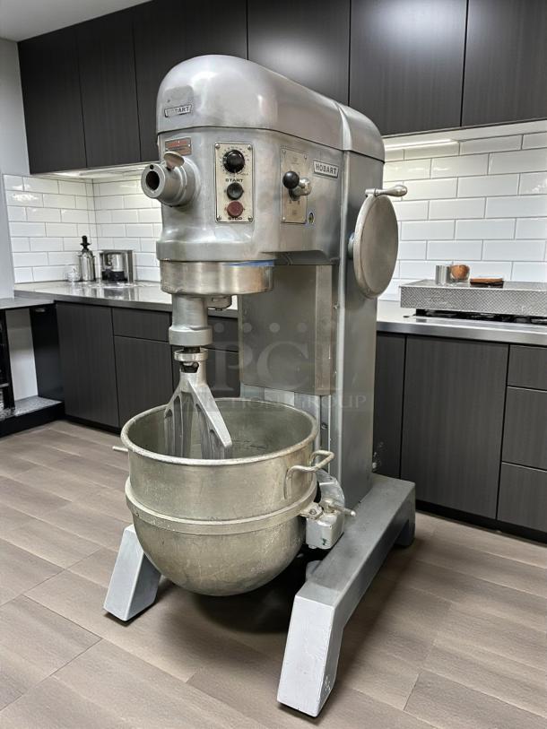 HOBART H-600T Commercial Mixer, 60 Qt, single phase, 230V, excellent condition, fully tested, with control panel and mixing bowl.