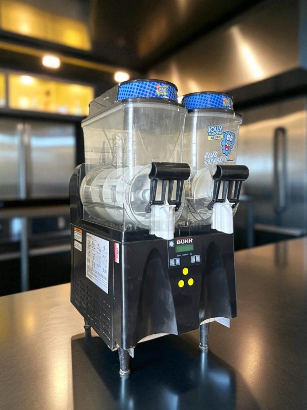 Bunn Ultra-2 slushy machine, excellent condition, double 3-gallon tanks, 34000.0522 model, tested and working.