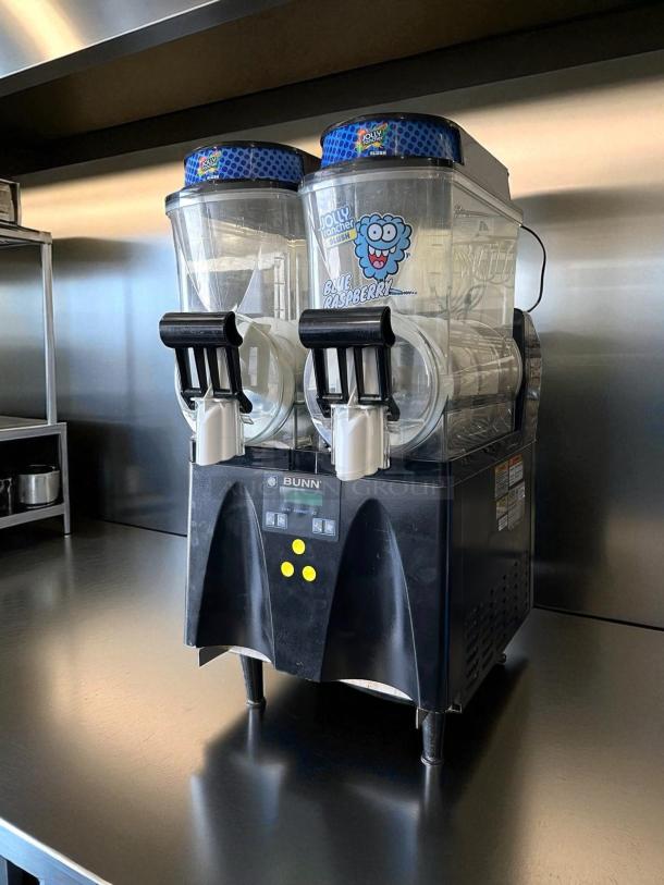 Bunn Ultra-2 frozen beverage machine, excellent condition, dual 3-gallon canisters, model 34000.0522, tested and working.