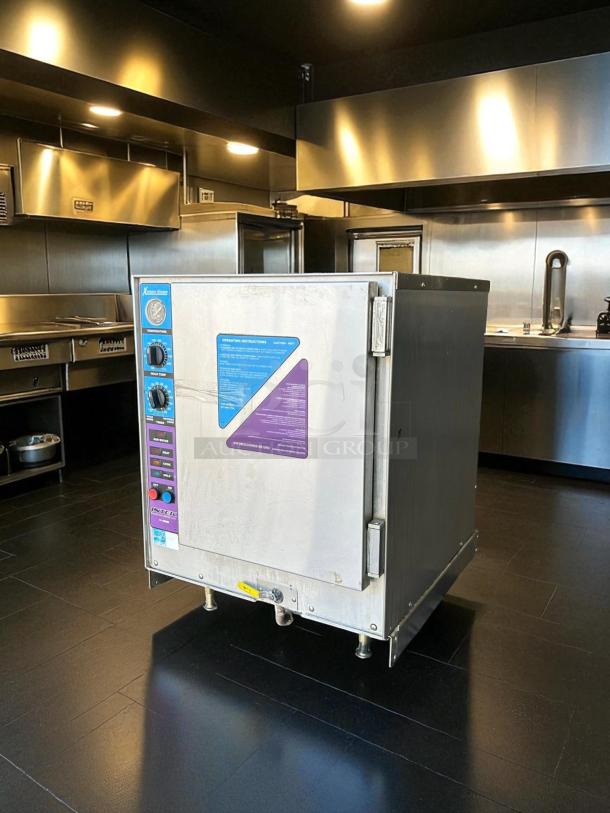 Groen XS-208-8-3 Intek stainless steel tabletop steamer, 208V, 3 Phase, 8 kW, fully tested, connectionless, excellent condition.