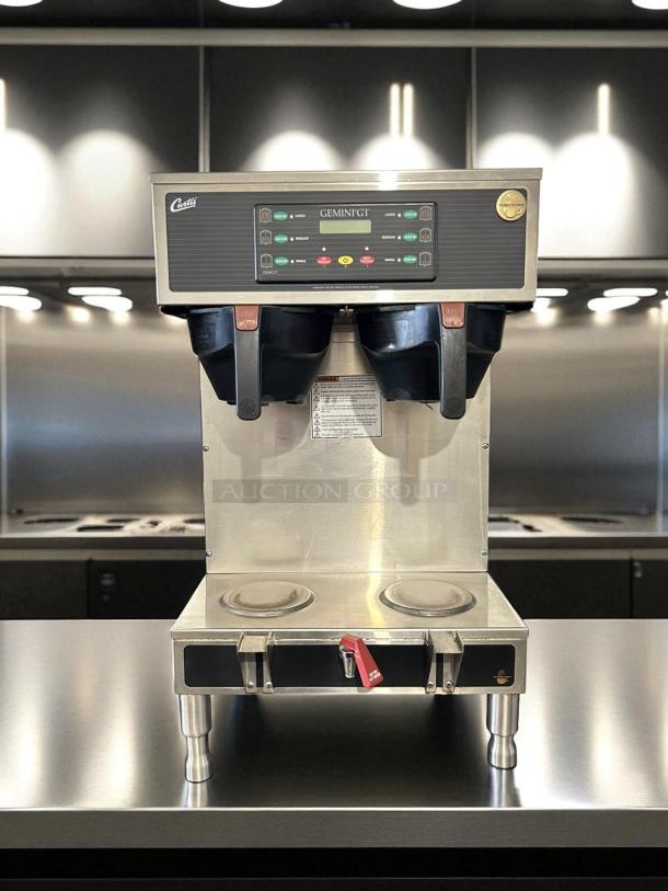 Curtis GEMTS10A1000 Automatic Twin Coffee Brewer, two lower warmers, hot water faucet, 220v, excellent condition.