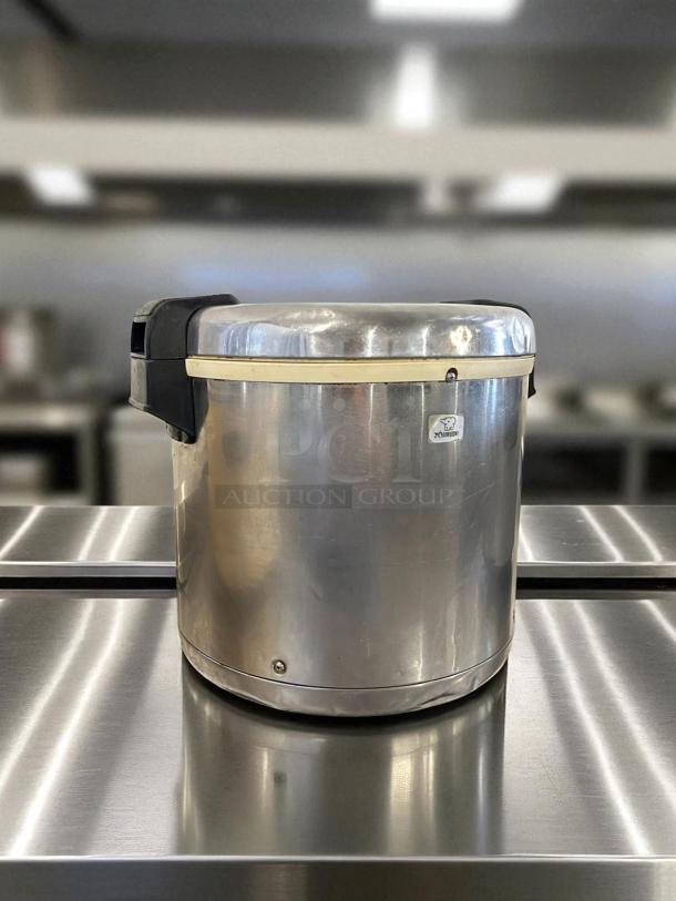 Zojirushi THA-603SA 66 Cup Electric Rice Warmer in stainless steel, excellent condition, removable pot, tested and working.