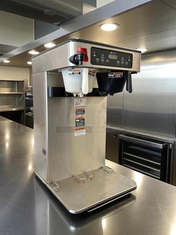 Bunn ITCB Infusion Series Twin Tea/Coffee Brewer, stainless steel, dual dispensers, excellent condition, 120/240V, fully tested.