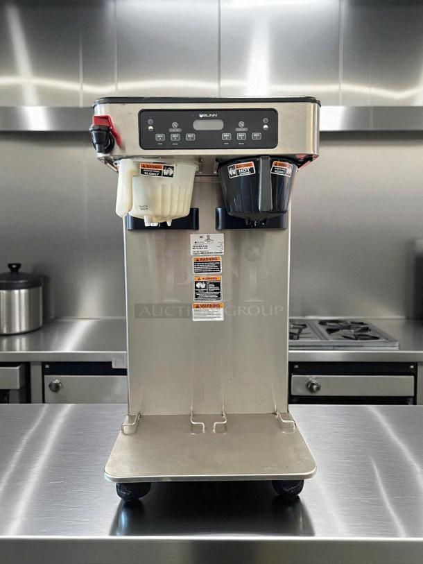 Bunn ITCB Infusion Series Twin Tea/Coffee Brewer in excellent condition; fully tested, 120/240V; visible warning labels.