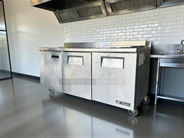 True TWT-72-HC worktop refrigerator, 72 3/8", with 3 9/16" backsplash; excellent condition; fully tested; visible label.