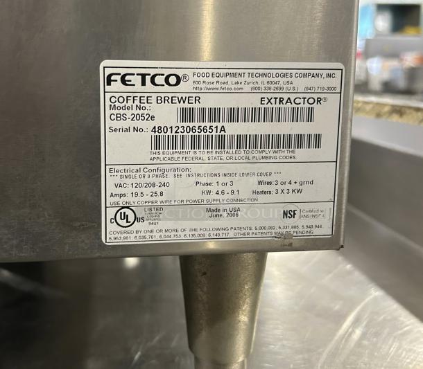 Fetco CBS-2052e dual station coffee brewer, excellent condition, 208-240V, fully tested, serial no. 480123065651A.