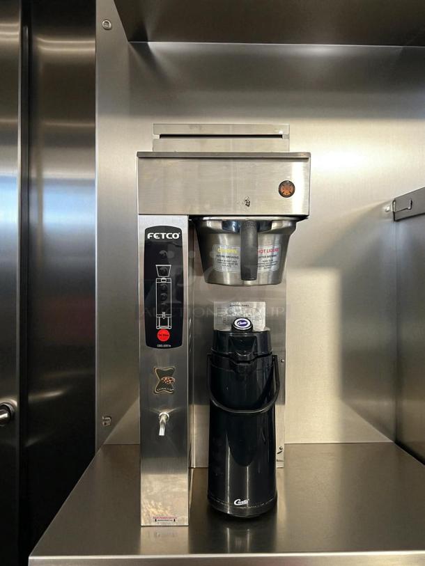 Fetco CBS-2051e Coffee Brewer, 1.5 Gallon, EXTRACTOR®, excellent condition, stainless steel, model E51016b, visible controls.