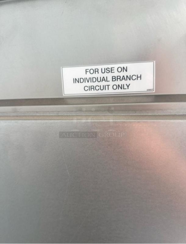 Henny Penny HC-900 Heated Holding Cabinet, 120V, great condition, tested and working. Label indicates for use on individual branch circuit only.