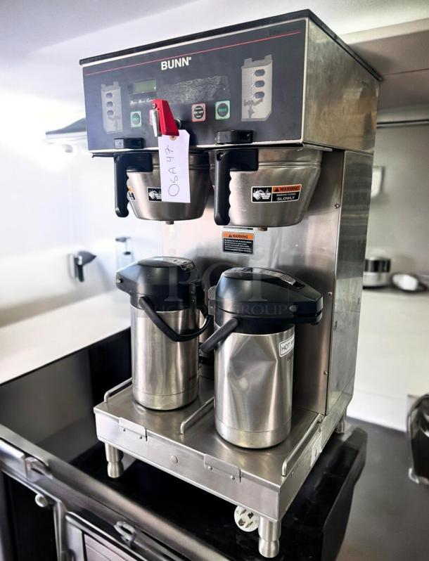 Bunn Dual BrewWISE DBC Commercial Coffee Brewer in excellent condition, 120/240V, tested and working, with dual pots.