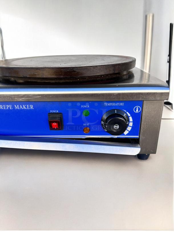 Excellent condition Model Italy HE-1E electric crepe maker, 110V, 1500W. Features power switch, temperature dial, tested and working.