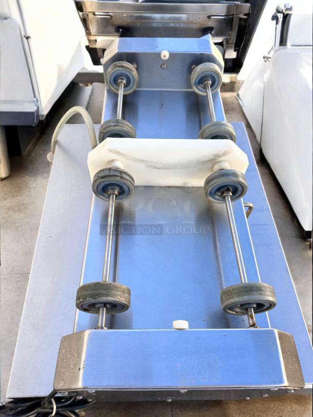 Lumar Ideal II Inc. candy/chocolate coating pan machine, Model IU2X25S, 115V, in great condition, tested and working.