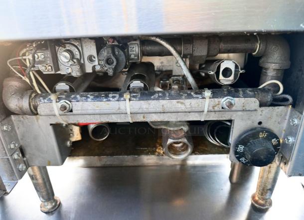 Imperial IFS-25 25 lb gas floor fryer, great condition, 65,000 BTU, natural gas, tested and working, visible control knob.