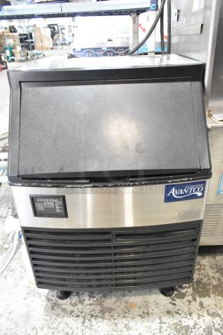 BRAND NEW SCRATCH AND DENT! 2020 Avantco 194UC160FA Stainless Steel Undercounter Full Cube Ice Machine - 152 lb. 115 Volts, 1 Phase. - Item #1203641