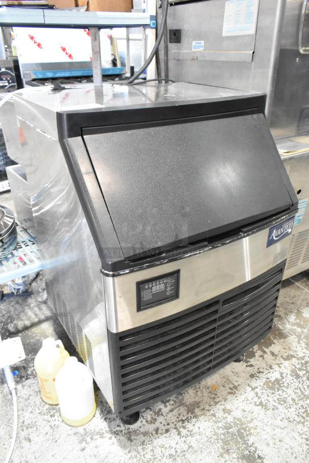 Brand new Avantco 194UC160FA stainless steel undercounter full cube ice machine, 152 lb, 115V, scratch and dent condition.