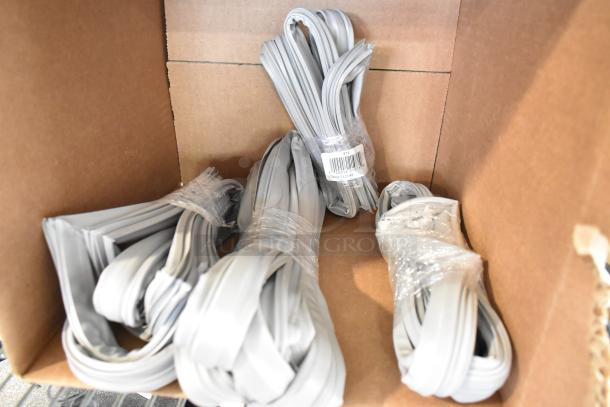 4 brand new Avantco 178GSKT11148 drawer gaskets in box. Includes tags and wrap, for CBE-48-HC. Scratch and dent condition.