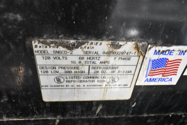 Federal Industries SN6CD-2 display case label, 120V, 1-phase, with serial number 04050328747-1, R-134A refrigerant.