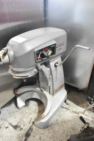 2017 Hobart Legacy HL200 Metal Commercial 20 Quart Planetary Dough Mixer. 100-120 Volts, 1 Phase. - Item #1203687