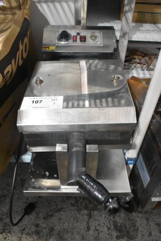 Stainless Steel Commercial Countertop Waffle Maker. - Item #1203697