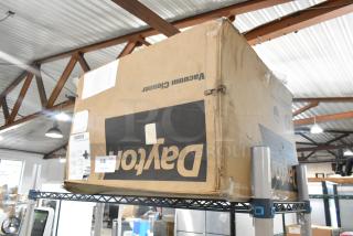 New scratch and dent Dayton 61HV93 Drum Head in sealed box. Box shows visible wear. 120V, 1 Phase.