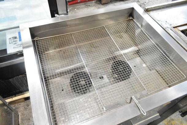 Selm SLT-05THS Stainless Steel Commercial Electric Single Bay Steam Table with grid top, showcasing heating elements.